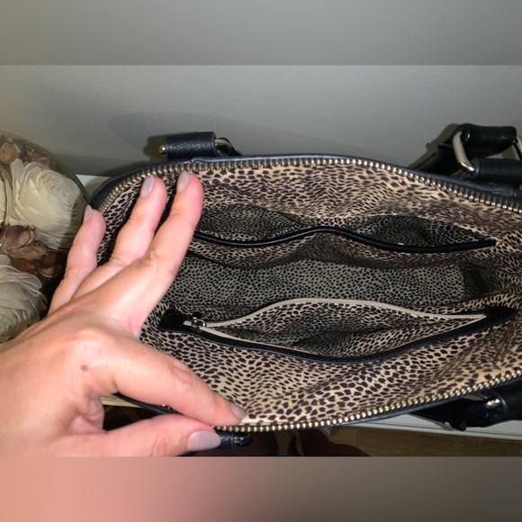 ✨🖤✨ Sole Society Marlow Vegan Structured Dome Top Handle Satchel Bag - Picture 7 of 14